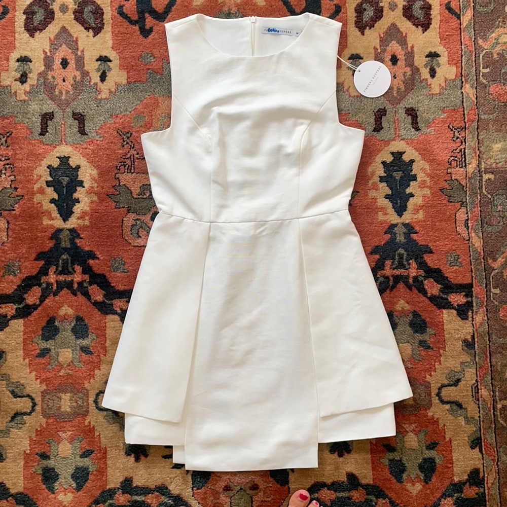 Finders Keepers White Sleeveless Mini Dress Size Medium NWT!